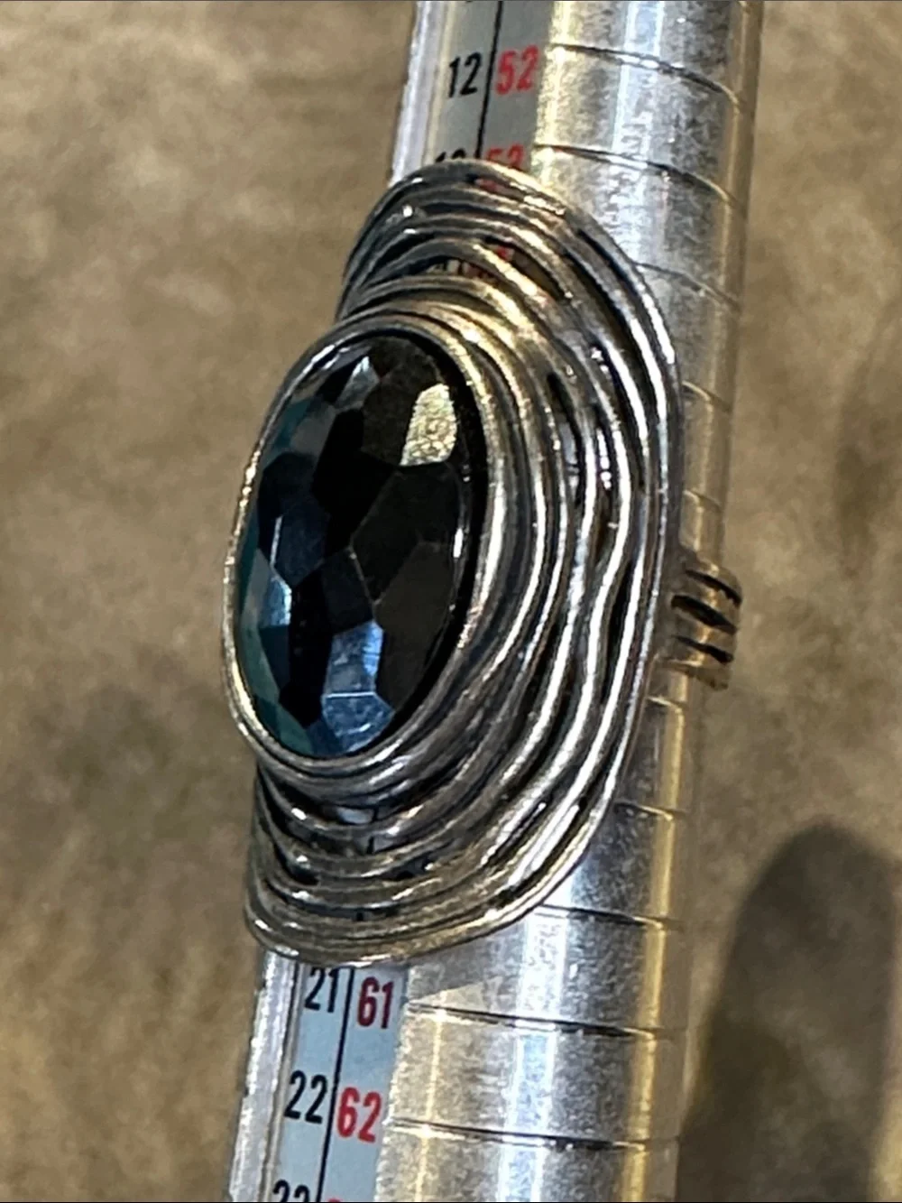 925 Sterling Black Faceted Stone Wave Ring - Women size 8